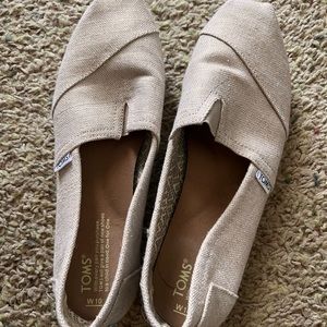 Light tan Toms flats, size 10, worn once